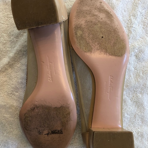 Ferragamo 7.5 (38) beige / nude bow pumps - Picture 5 of 6